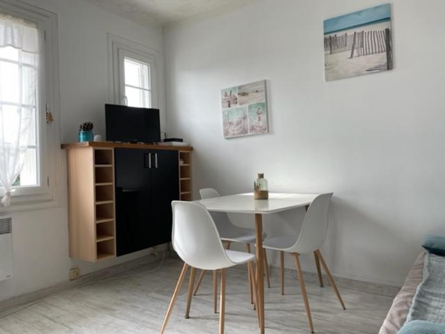 Appartement Proche Plage Et Commerces Royan Buitenkant foto